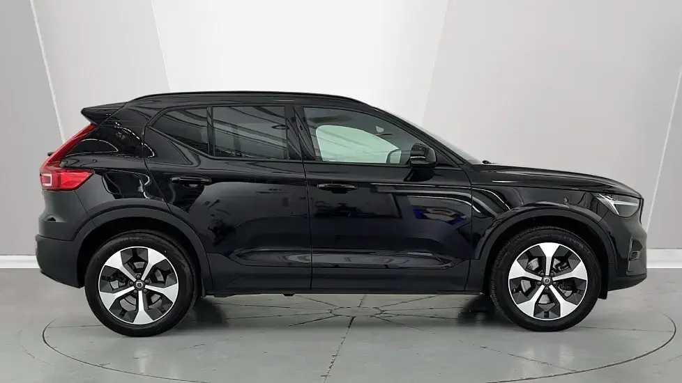 Used Volvo XC40 Plus 161 HP (118 kW) 2025 Black SUV