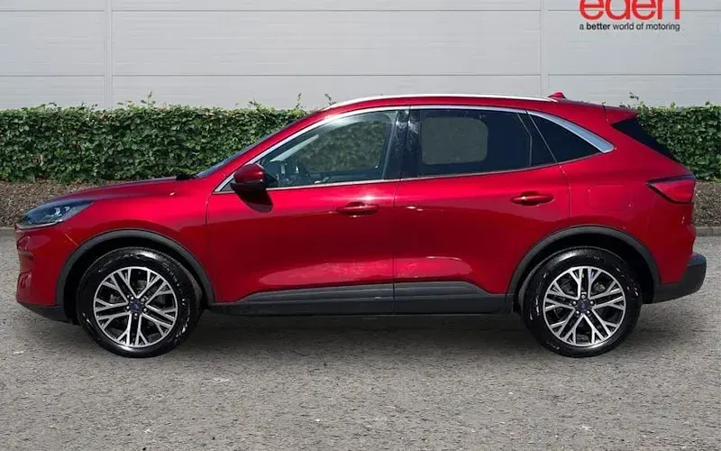 Used Ford Kuga Titanium 150 HP (110 kW) 2023 Red SUV