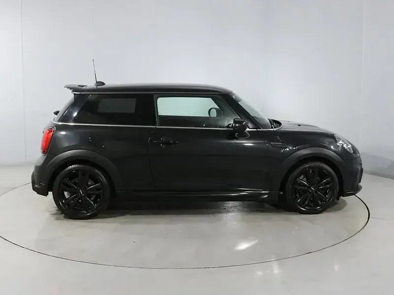 Used Mini Cooper Hatch 134 HP (98 kW) 2022 Black Hatchback