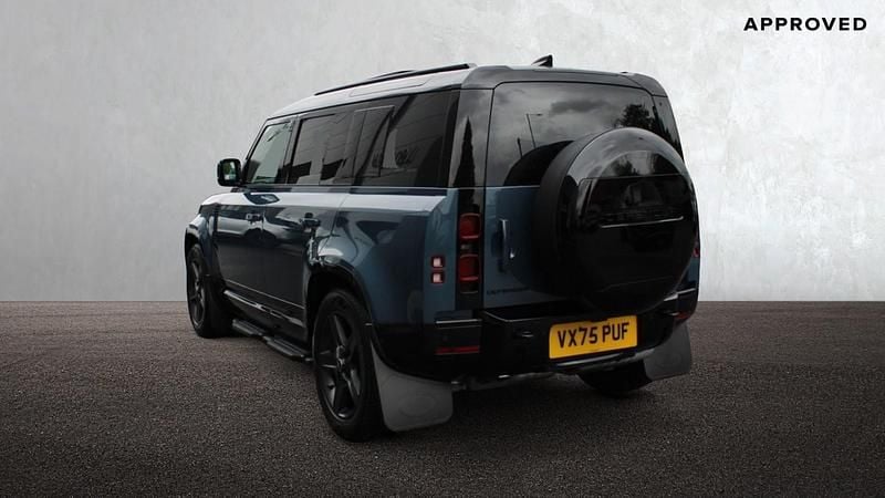 Used Land Rover Defender SE Dynamic 2025 Tasman blue SUV