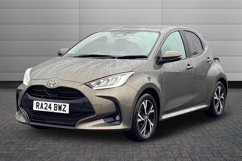 Used Toyota Yaris Hybrid Design 116 HP (85 kW) 2024 Other Hatchback