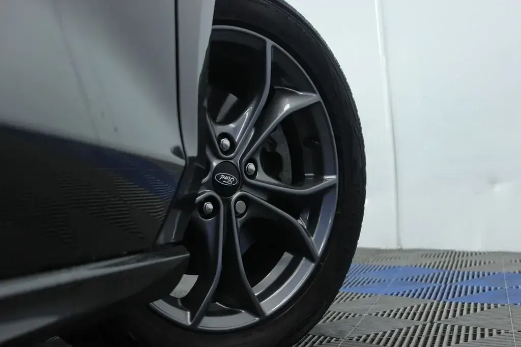 Usado Ford Focus ST-Line 125 HP (91 kW) 2019 Cinzento Carrinha