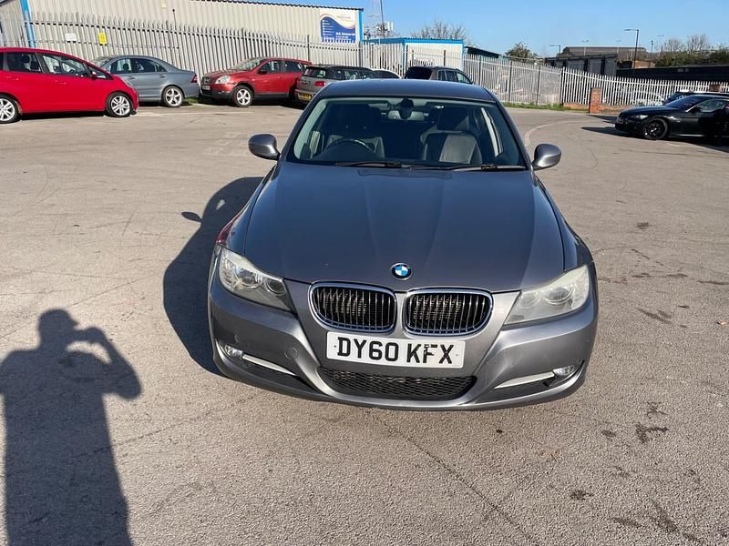 Begagnad BMW 320 Exclusive 2010 Grå Sedan