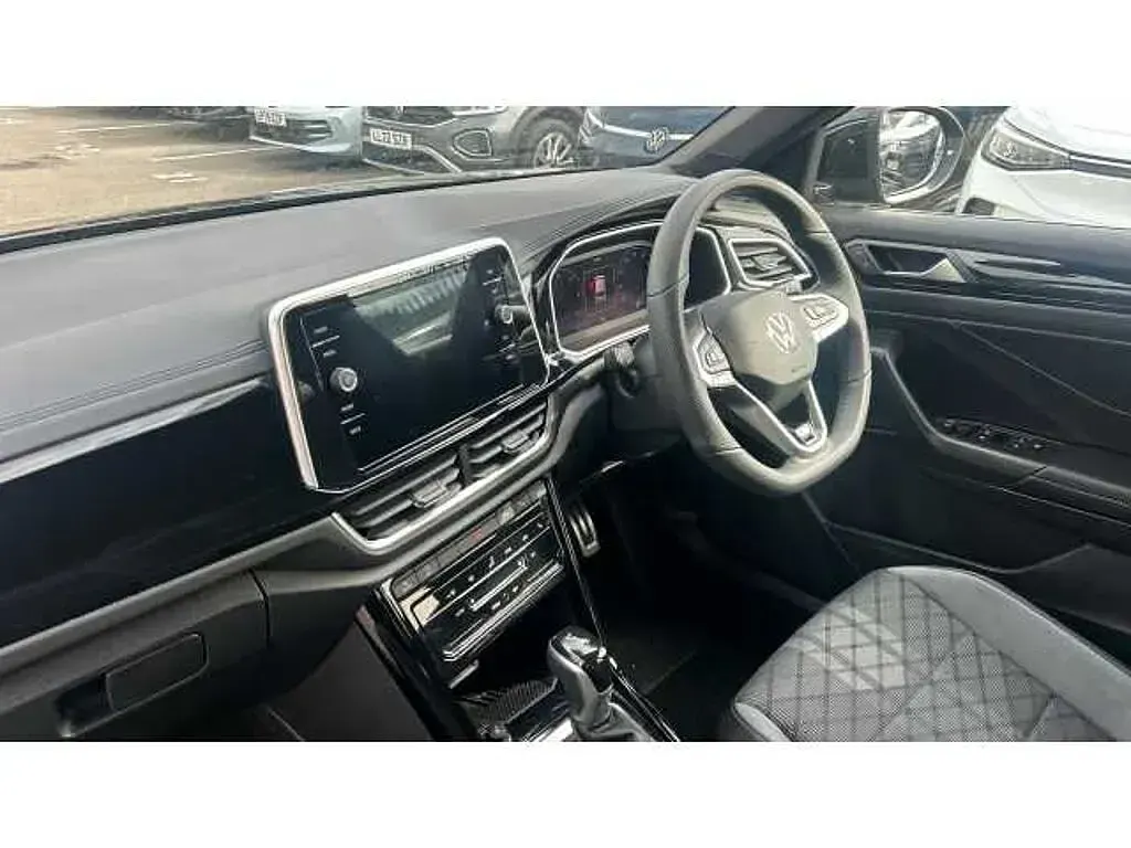 Used VW T-Roc R-line 150 HP (110 kW) 2025 Black SUV