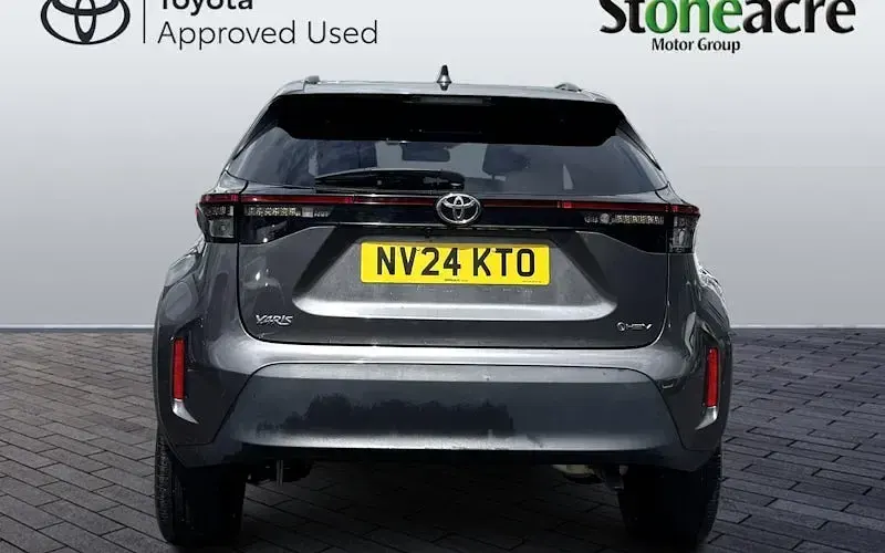 Used Toyota Yaris Hybrid Design 116 HP (85 kW) 2026 Estate
