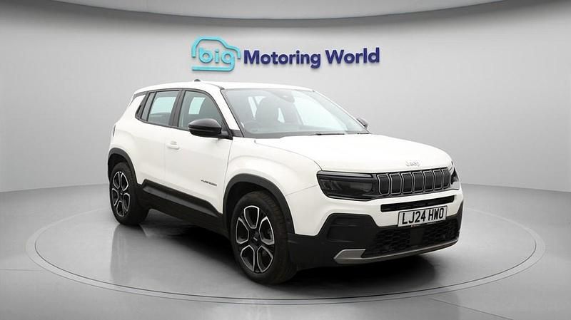Used Jeep Avenger Altitude 100 HP (73 kW) 2024 White SUV
