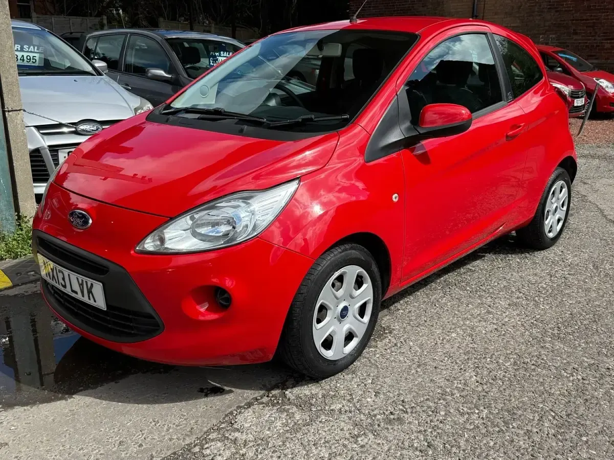 Used Ford Ka 69 HP (50 kW) 2013 Red Hatchback