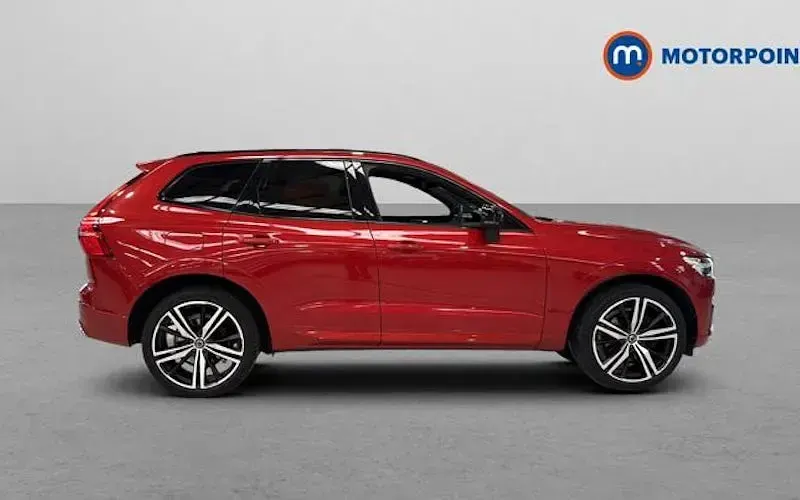 Used Volvo XC60 R-Design 197 HP (144 kW) 2021 Red SUV