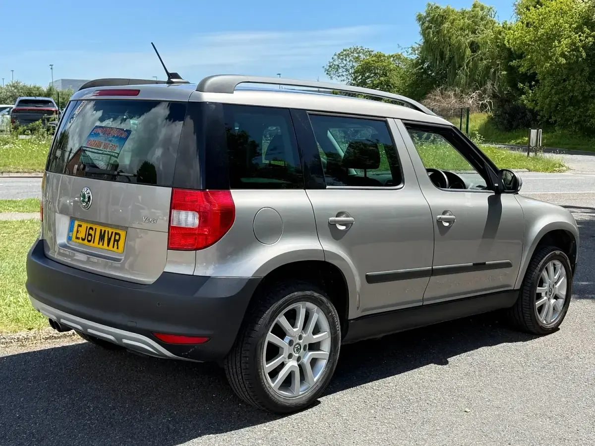 Used Skoda Yeti Elegance 152 HP (111 kW) 2011 Beige SUV