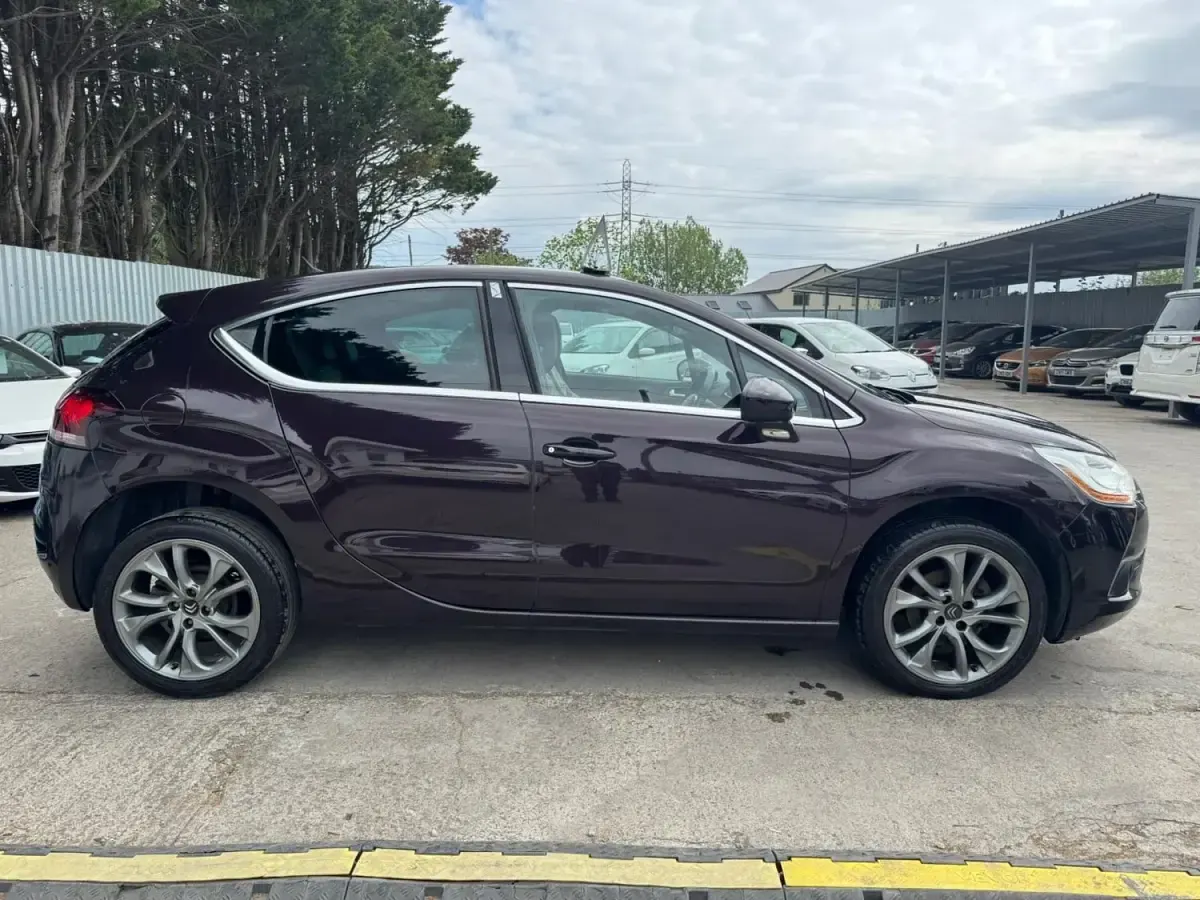 Begagnad Citroën DS4 2015 Lila Halvkombi