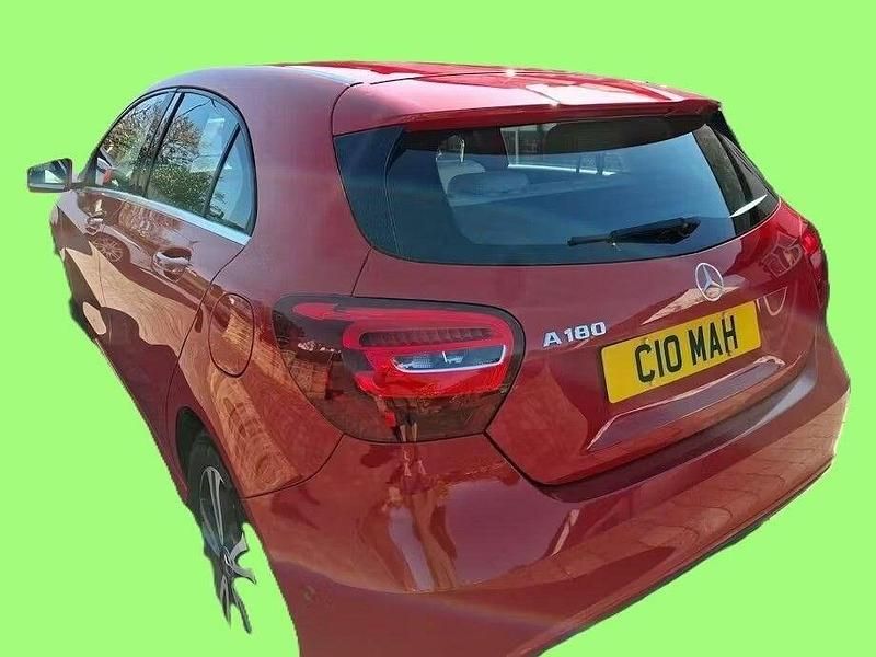 Used Mercedes A180 Executive 122 HP (89 kW) 2017 Red Hatchback