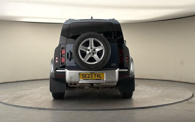 Used Land Rover Defender SE 250 HP (183 kW) 2023 Nebelquell blue SUV