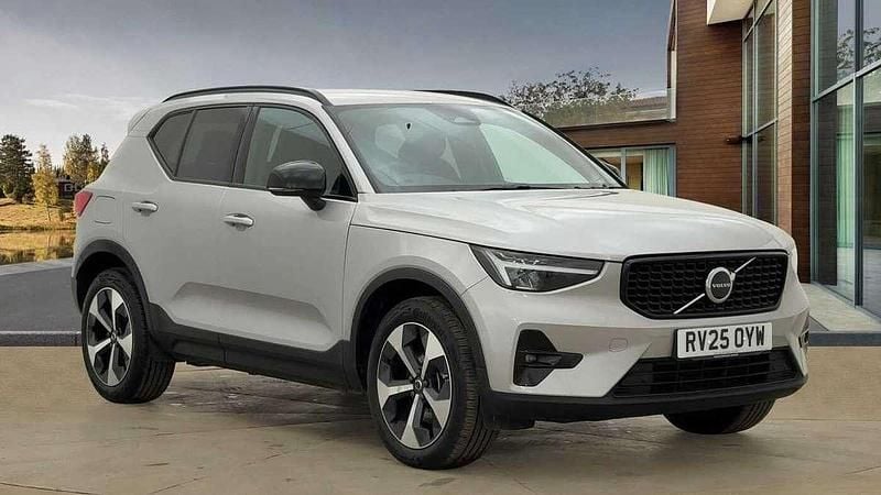 Silver Used 2025 Volvo XC40 Plus SUV | £33,750 (A bit pricey) - Image 1/4