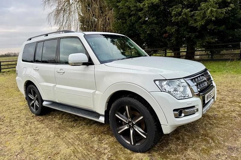 Used Mitsubishi Shogun 187 HP (137 kW) 2016 White SUV