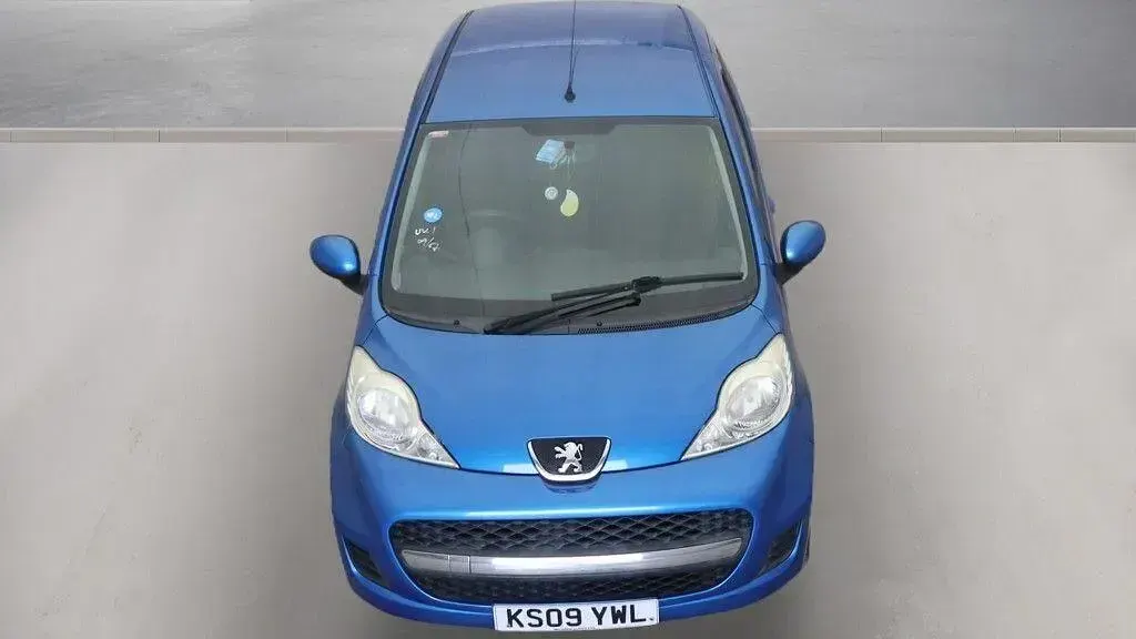 Used Peugeot 107 68 HP (50 kW) 2009 Blue Hatchback