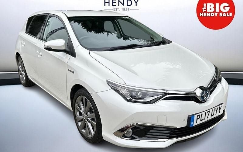 Used 2017 Toyota Auris Hybrid Hatchback | £12,299 (Fair price) - Image 1/4