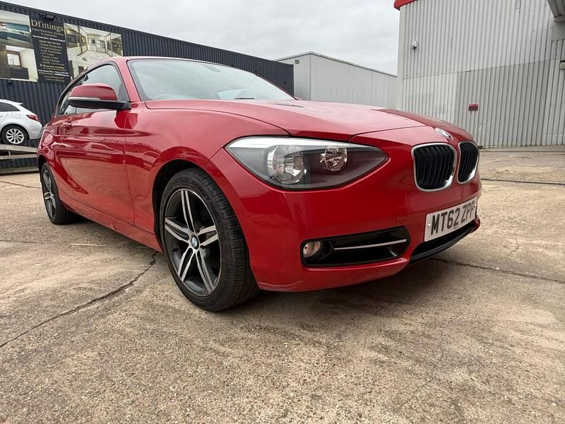 Used BMW 116 Sport Line 2012 Red Hatchback
