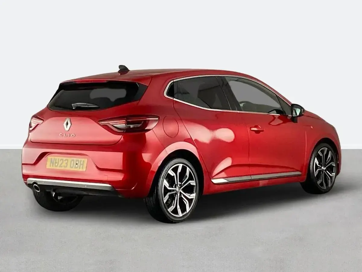 Used Renault Clio Techno 90 HP (66 kW) 2023 Red Hatchback