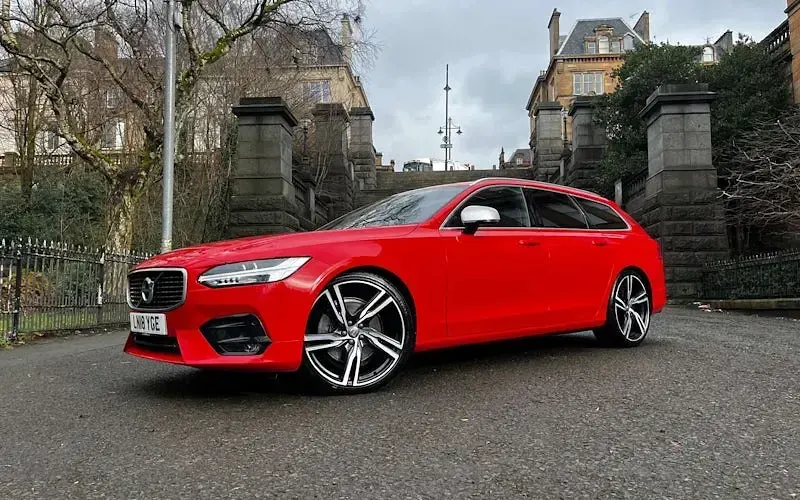 Used Volvo V90 R-Design Pro 235 HP (172 kW) 2018 Estate