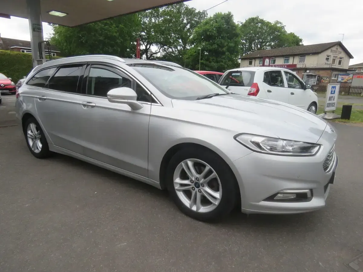 Used Ford Mondeo Zetec 150 HP (110 kW) 2018 Silver Estate
