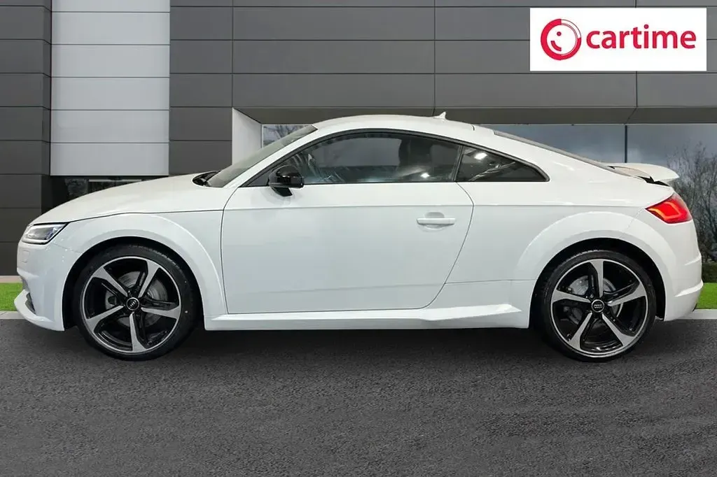Begagnad Audi TT Sport 197 HK (144 kW) 2022 Vit Sportkupé