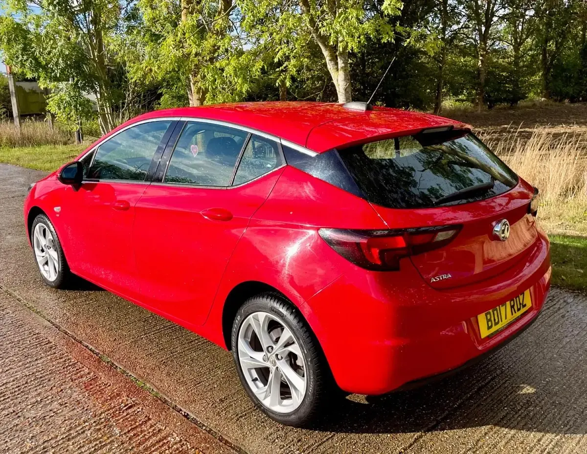 Used Vauxhall Astra SRi 2017 Red Hatchback