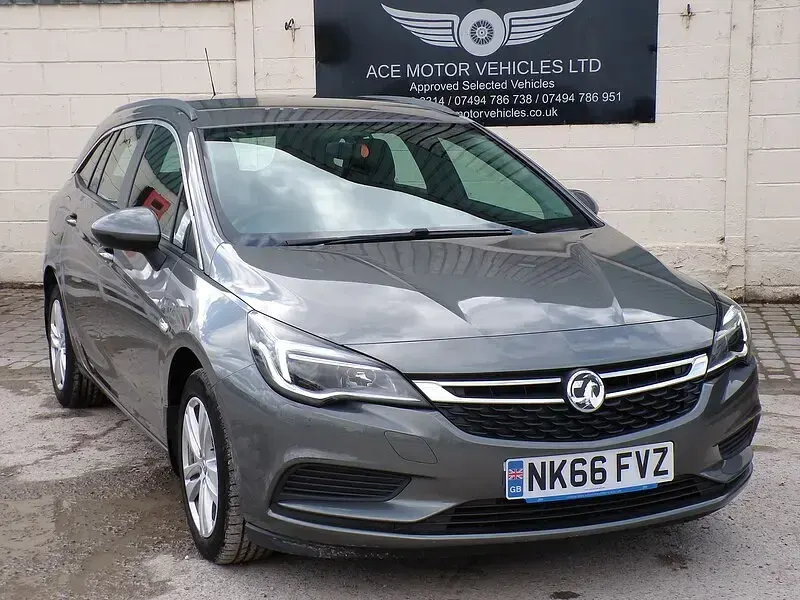 Used Vauxhall Astra Design Edition 2023 Grey Estate