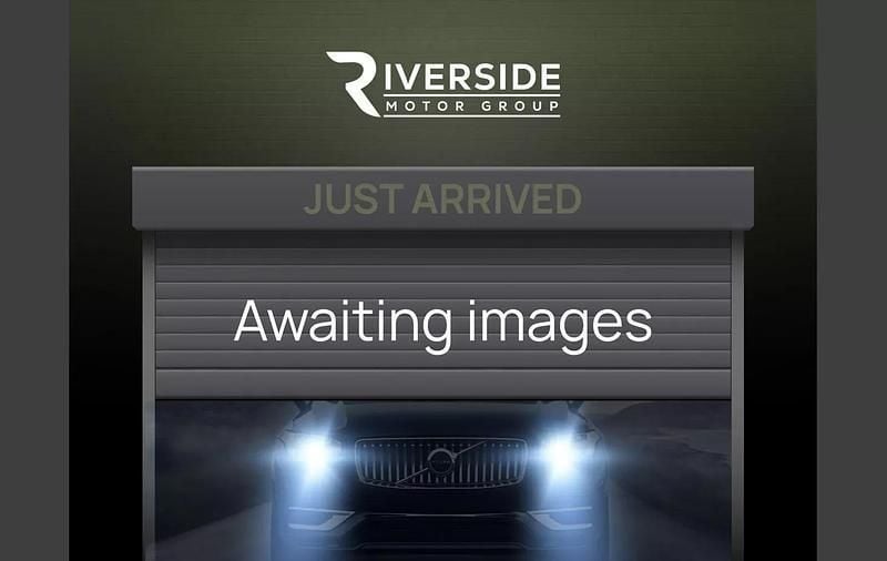 Pure white Used 2020 Toyota Aygo X-play Hatchback | £9,980 (Fair price) - Image 1/4