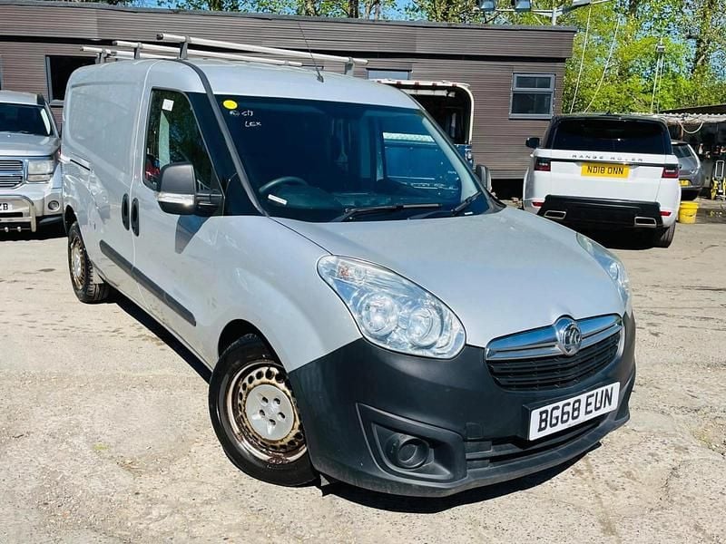 Second-hand Vauxhall Combo 105 CP (77 kW) 2018 Argintiu Monovolum