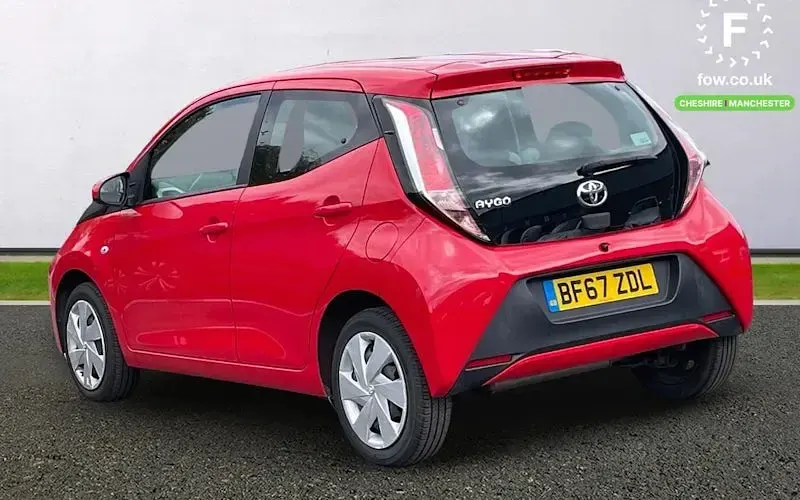 Used Toyota Aygo X-play 69 HP (50 kW) 2017 Red Hatchback
