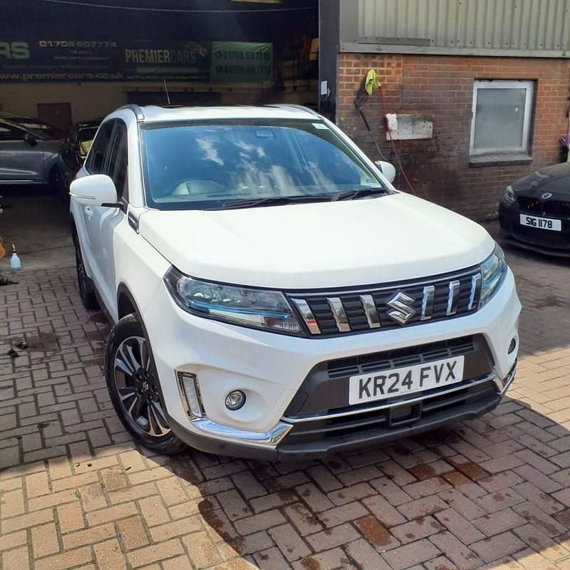 White Used 2024 Suzuki Vitara SZ5 SUV | £19,995 (Good price) - Image 1/4