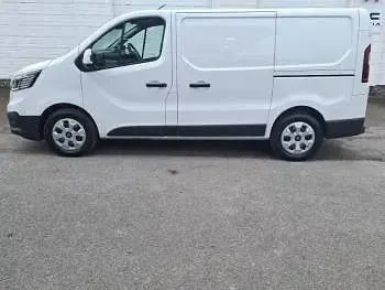 Nowe Renault Trafic 2025 Biały Minivan