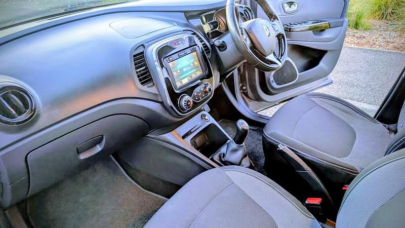 Used Renault Captur Dynamique 2015 Grey SUV