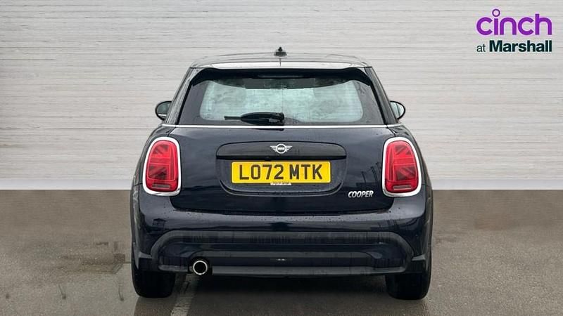 Used Mini Cooper Exclusive 136 HP (100 kW) 2022 Blue and black Hatchback