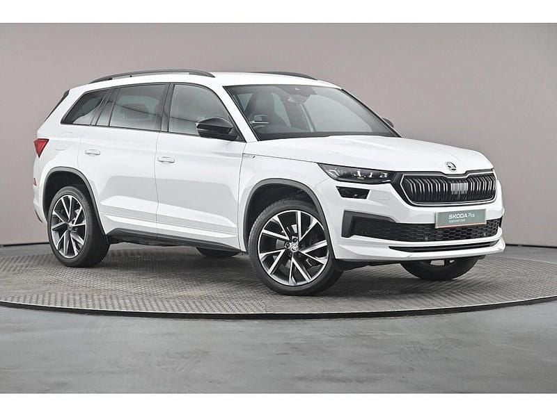 Moon white metallic Used 2023 Skoda Kodiaq SportLine SUV | £31,350 (Fair price) - Image 1/4