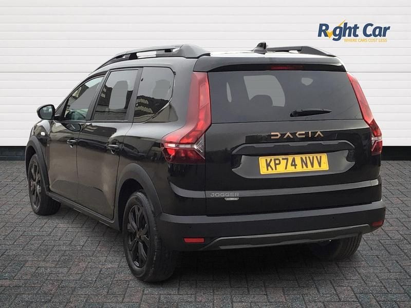 Used Dacia Jogger Extreme 140 HP (102 kW) 2024 Black MPV