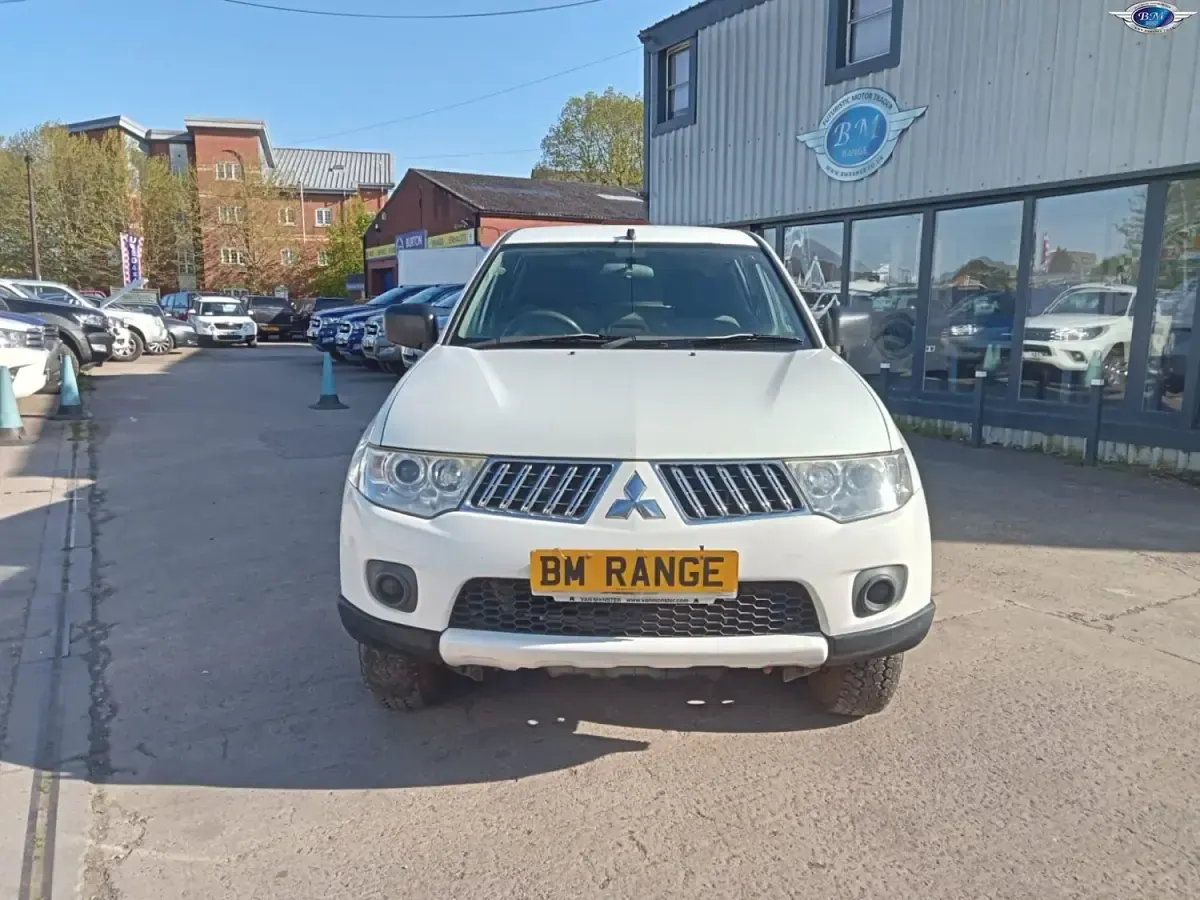 Usado Mitsubishi L200 134 HP (98 kW) 2012 Branco Pickup