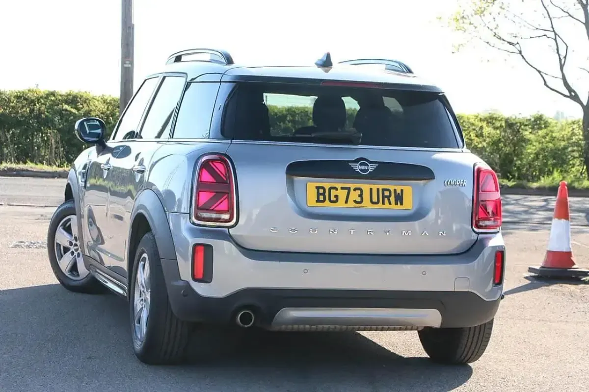 Usado Mini Cooper Countryman Classic 134 HP (98 kW) 2023 Cinzento SUV