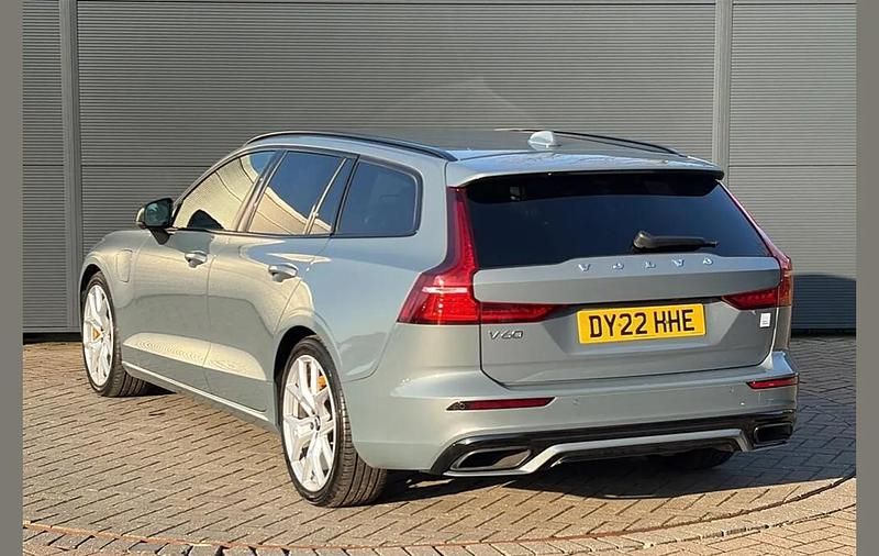 Used Volvo V60 312 HP (229 kW) 2022 Grey Estate