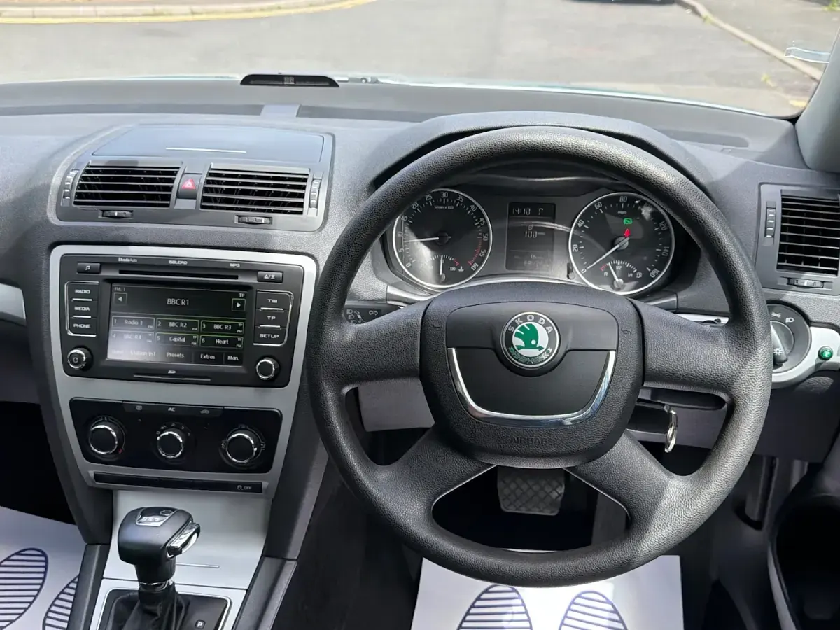 Used Skoda Octavia SE 105 HP (77 kW) 2013 Green Hatchback