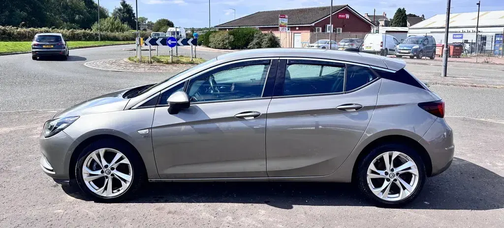 Used Vauxhall Astra SRi 110 HP (80 kW) 2016 Grey Hatchback