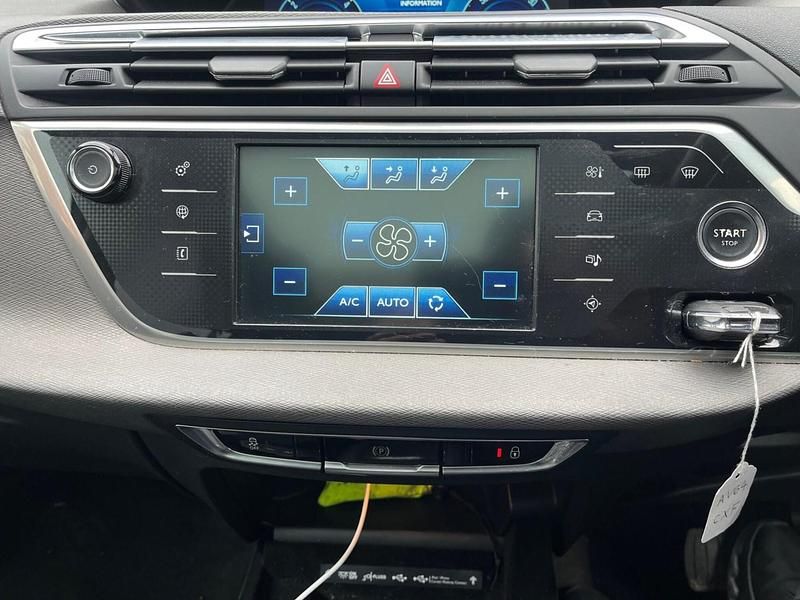 Used Citroën Grand C4 Picasso Exclusive 2014 White MPV