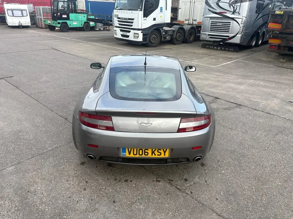 Used Aston Martin V8 Vantage 380 HP (279 kW) 2006 Silver Hatchback