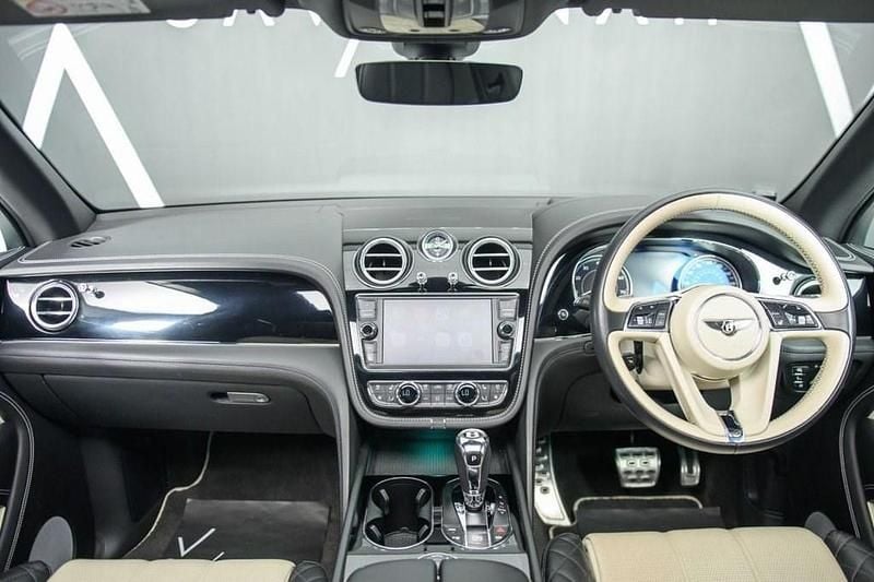 Used Bentley Bentayga 550 HP (404 kW) 2019 Grey SUV