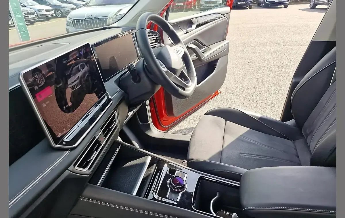 Used VW Tiguan Elegance 147 HP (108 kW) 2024 Red SUV