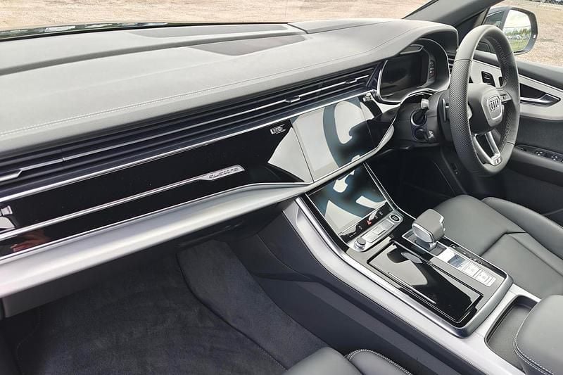 Used Audi Q8 S-Line 281 HP (206 kW) 2025 Black SUV