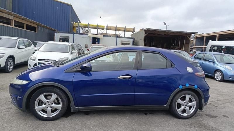 Begagnad Honda Civic SE 140 HK (102 kW) 2009 Blå Halvkombi