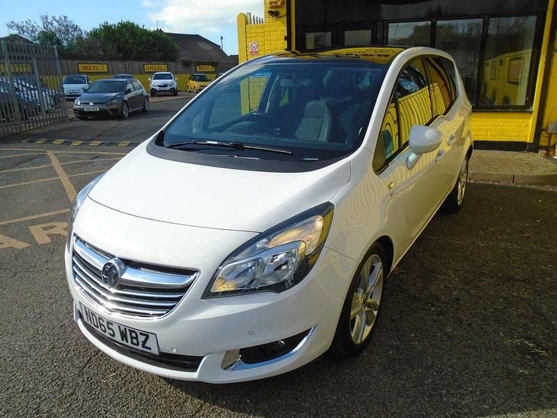 Used Vauxhall Meriva 120 HP (88 kW) 2016 White MPV