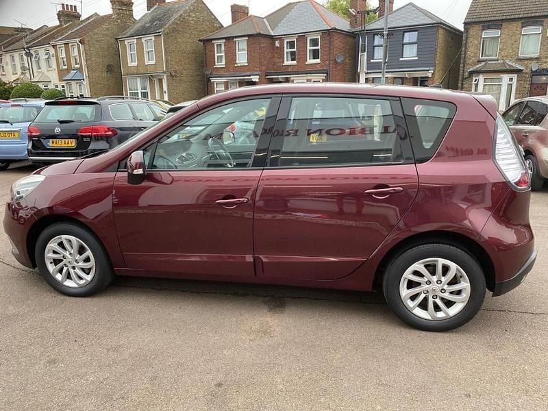 Used Renault Scénic III Dynamique 110 HP (80 kW) 2013 Red MPV