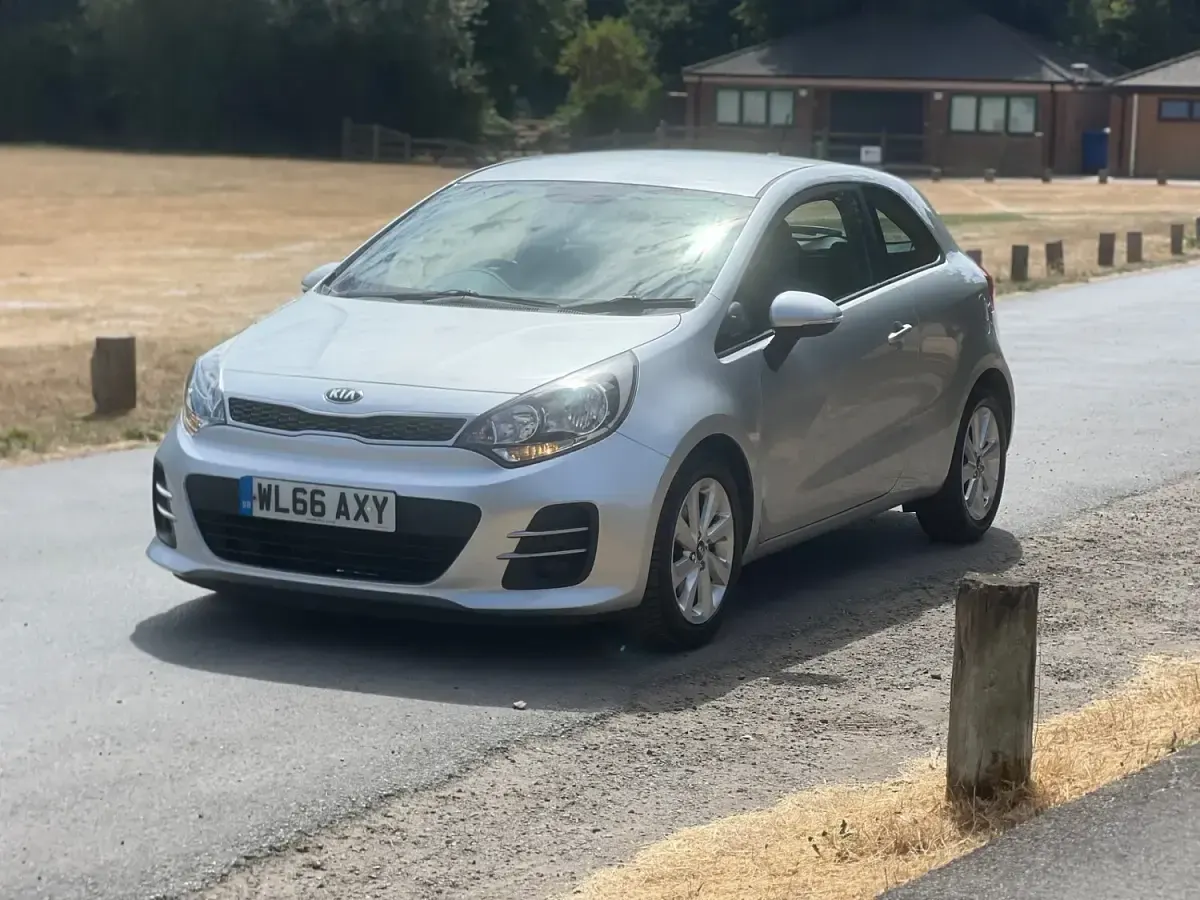 Used Kia Rio 2017 Silver Hatchback